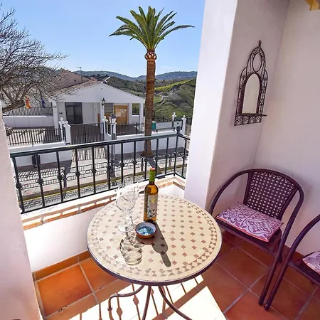 Apartment Casa Clara, 2 Bedroom With Communal Pool Hansonholiday