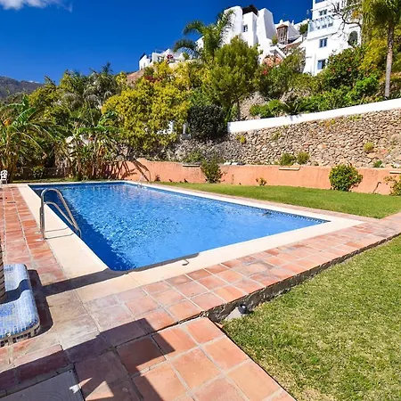 Apartment Casa Clara, 2 Bedroom With Communal Pool Hansonholiday
