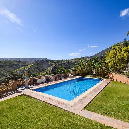 Casa Clara, 2 Bedroom With Communal Pool Hansonholiday Apartment *