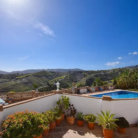 Casa Clara, 2 Bedroom With Communal Pool Hansonholiday Frigiliana