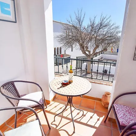 Casa Clara, 2 Bedroom With Communal Pool Hansonholiday Apartment