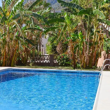 Apartment Casa Clara, 2 Bedroom With Communal Pool Hansonholiday