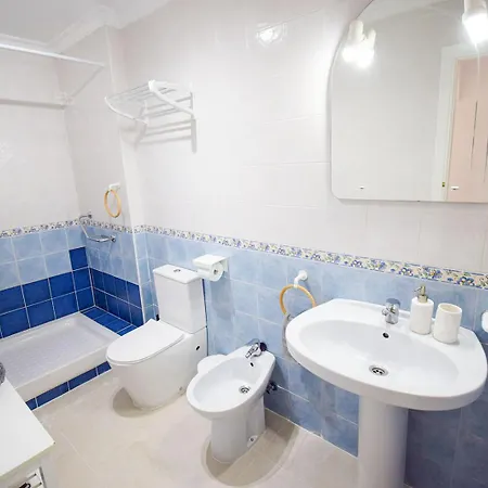 Casa Clara, 2 Bedroom With Communal Pool Hansonholiday Frigiliana