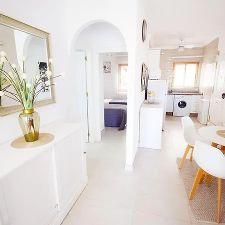 Casa Clara, 2 Bedroom With Communal Pool Hansonholiday * Frigiliana