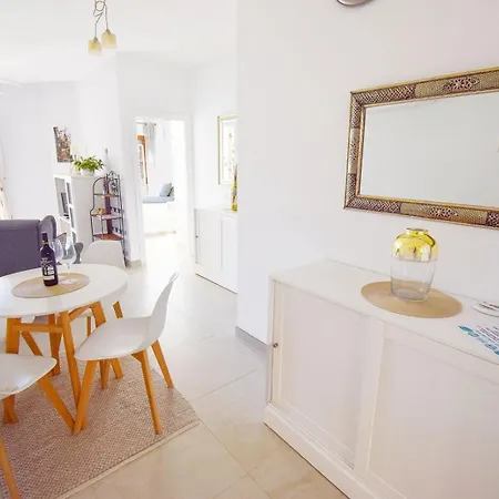 Apartment Casa Clara, 2 Bedroom With Communal Pool Hansonholiday
