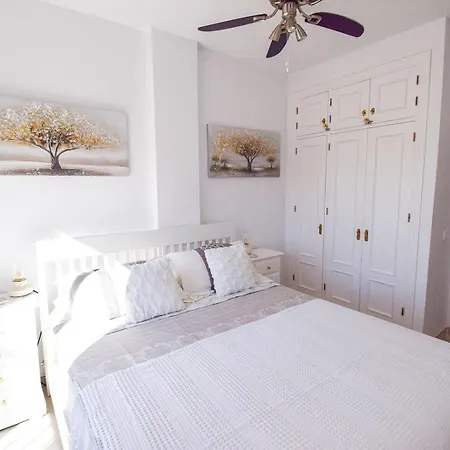 Casa Clara, 2 Bedroom With Communal Pool Hansonholiday *